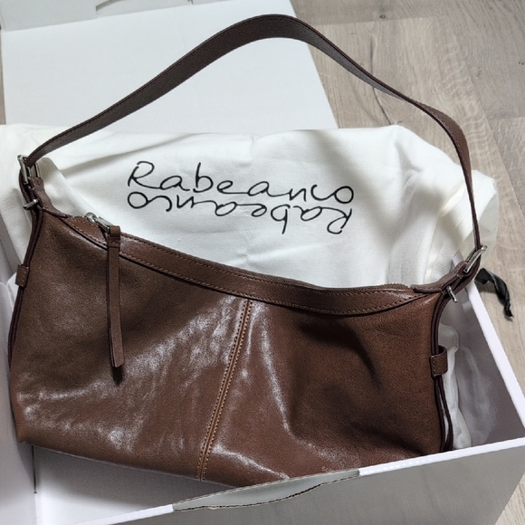 Chic Tan Genuine Leather Shoulder Bag - Picture 5 of 11